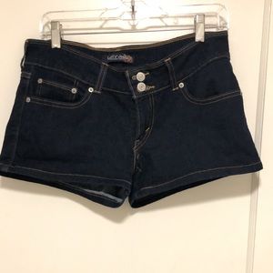 Levi’s short shorts